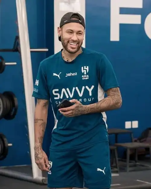 在联赛中站 在联赛中站